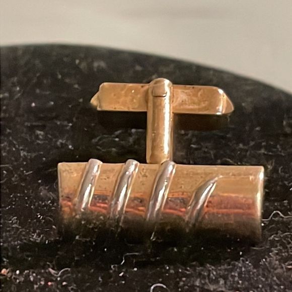 Vintage-1940s-Art Deco Swank gold plated 3D design rectangular toggle cuff links - Picture 3 of 15